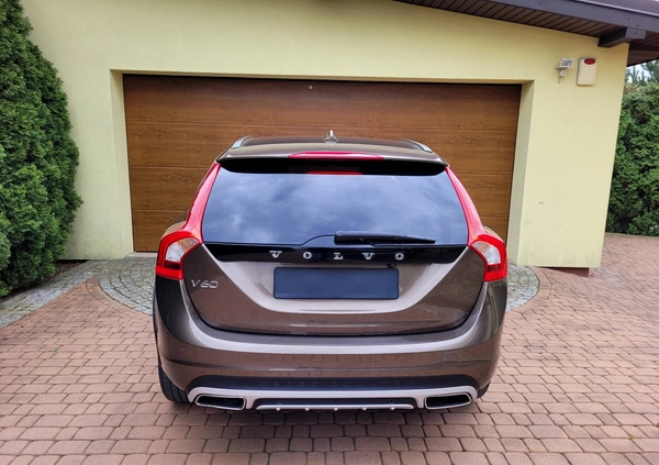 Volvo V60 Cross Country cena 59000 przebieg: 184000, rok produkcji 2016 z Opoczno małe 436